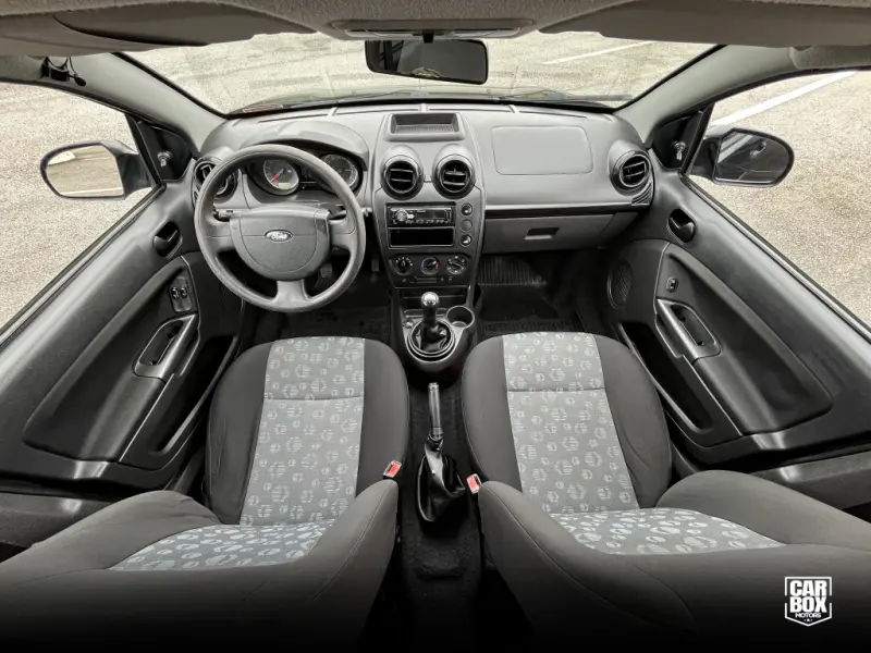 Fiesta Hatch - Foto