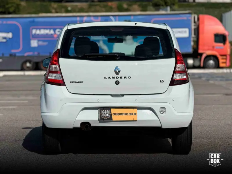 Sandero - Foto