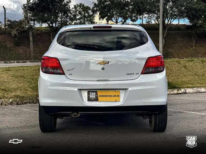 Onix Hatch - Foto