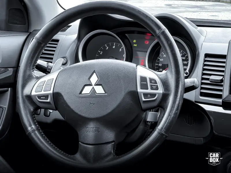Lancer - Foto