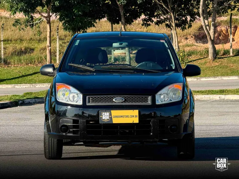 Fiesta Hatch - Foto