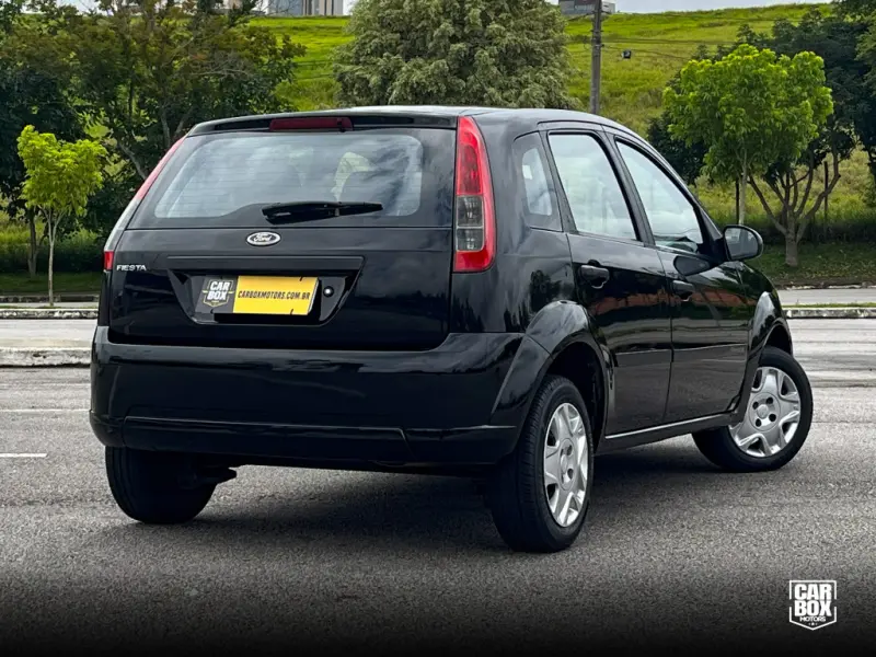 Fiesta Hatch - Foto