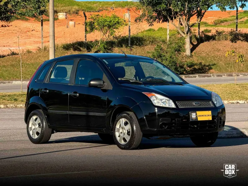 Fiesta Hatch - Foto