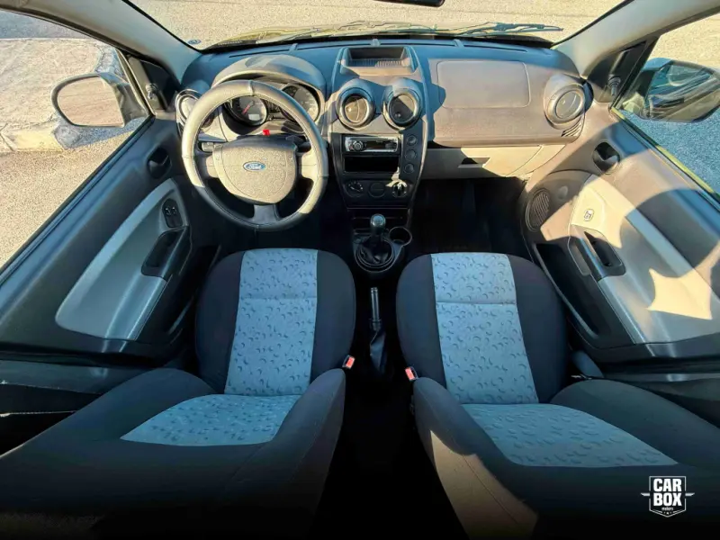 Fiesta Hatch - Foto