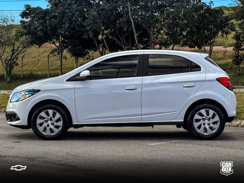 Onix Hatch - Foto