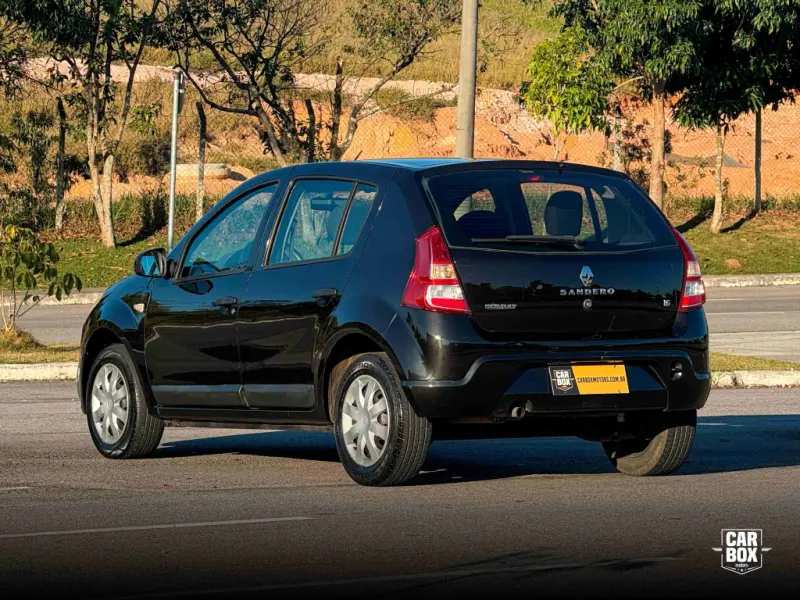 Sandero - Foto