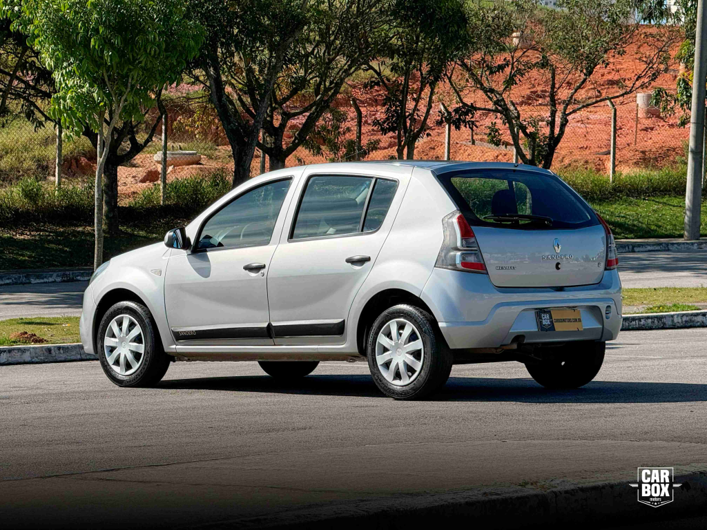 Sandero - Foto