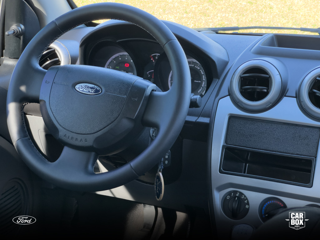 Fiesta Hatch - Foto