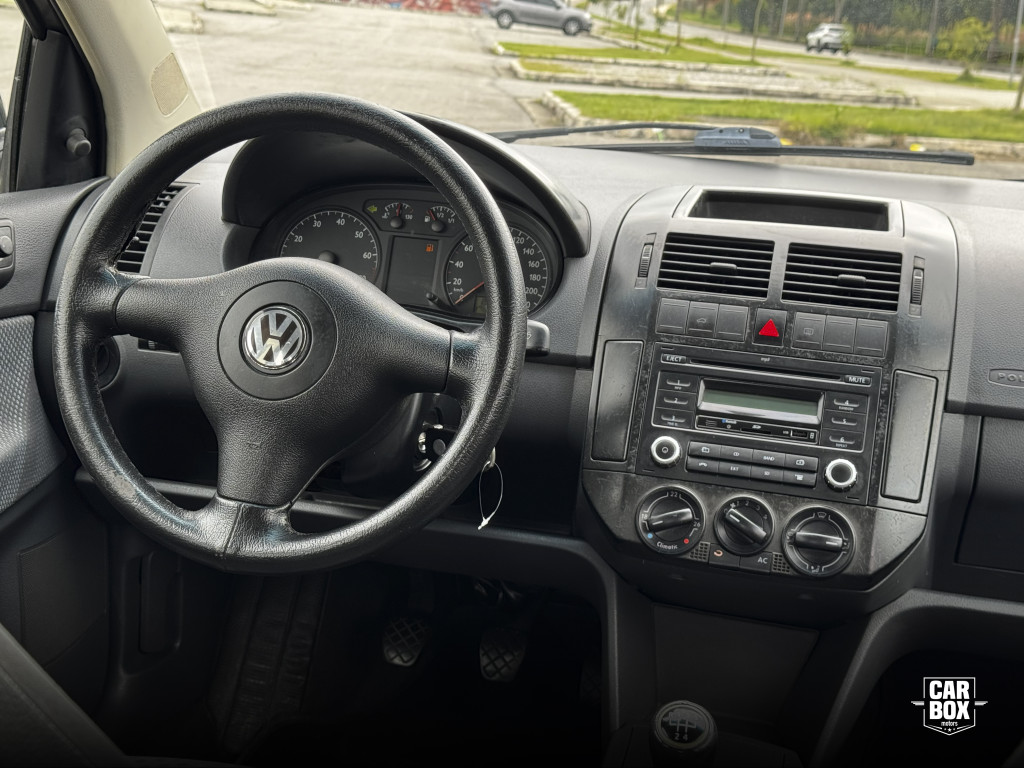 Polo Sedan - Foto
