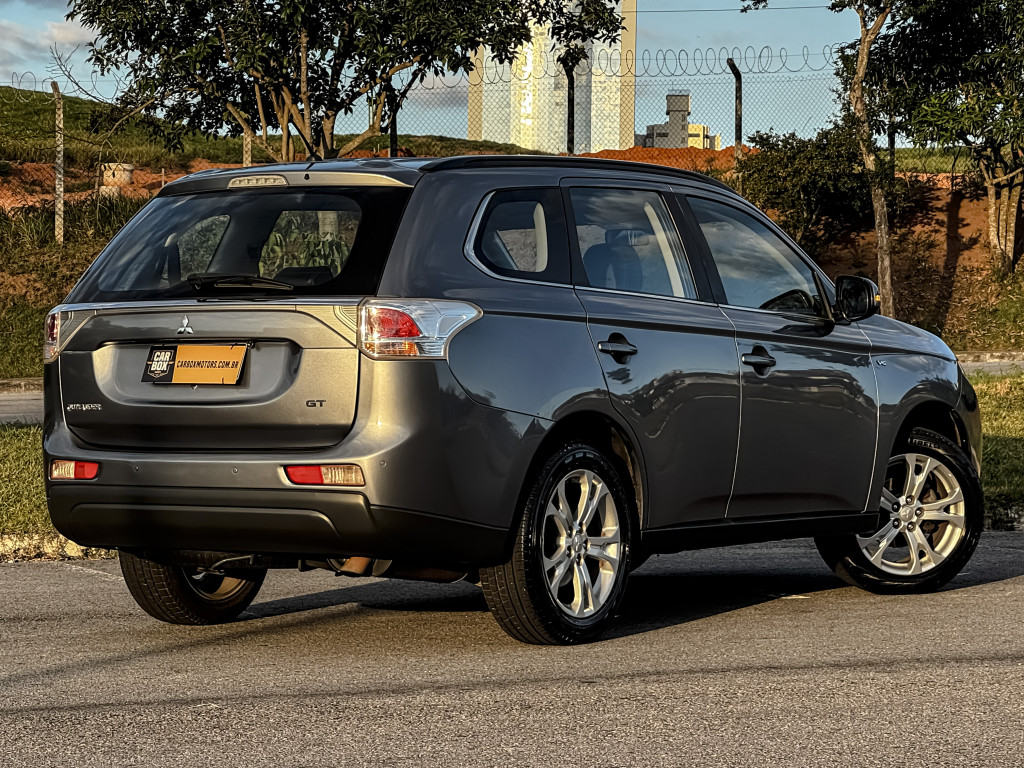 Outlander - Foto