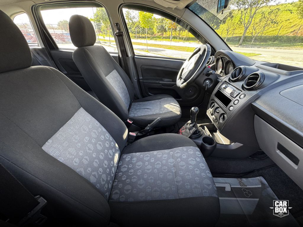 Fiesta Hatch - Foto