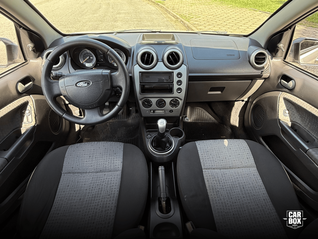 Fiesta Hatch - Foto