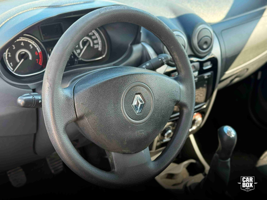 Sandero - Foto